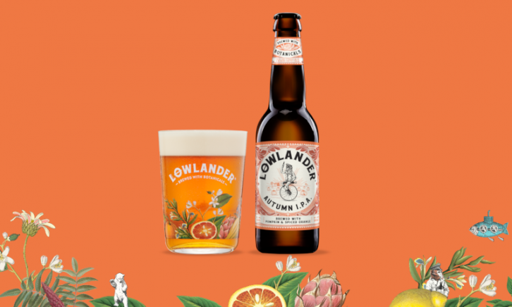 Lowlander Autumn IPA flesje en glas Lowlander Autumn IPA flesje en glas